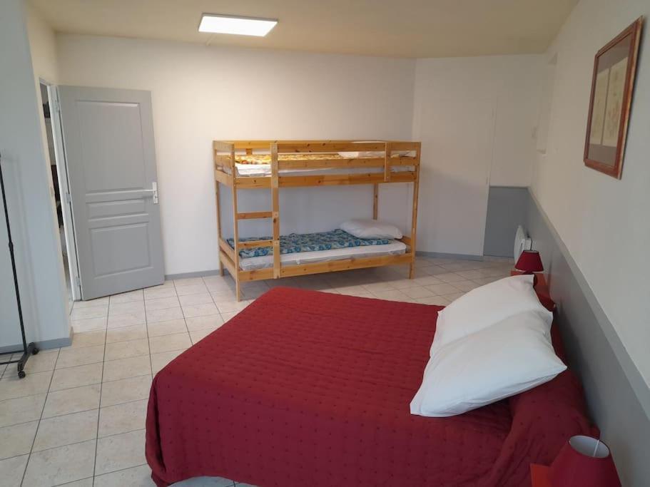 מונטברד Appartement Au Bord Du Canal מראה חיצוני תמונה