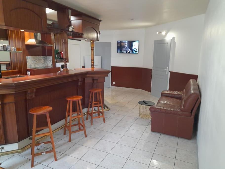 מונטברד Appartement Au Bord Du Canal מראה חיצוני תמונה